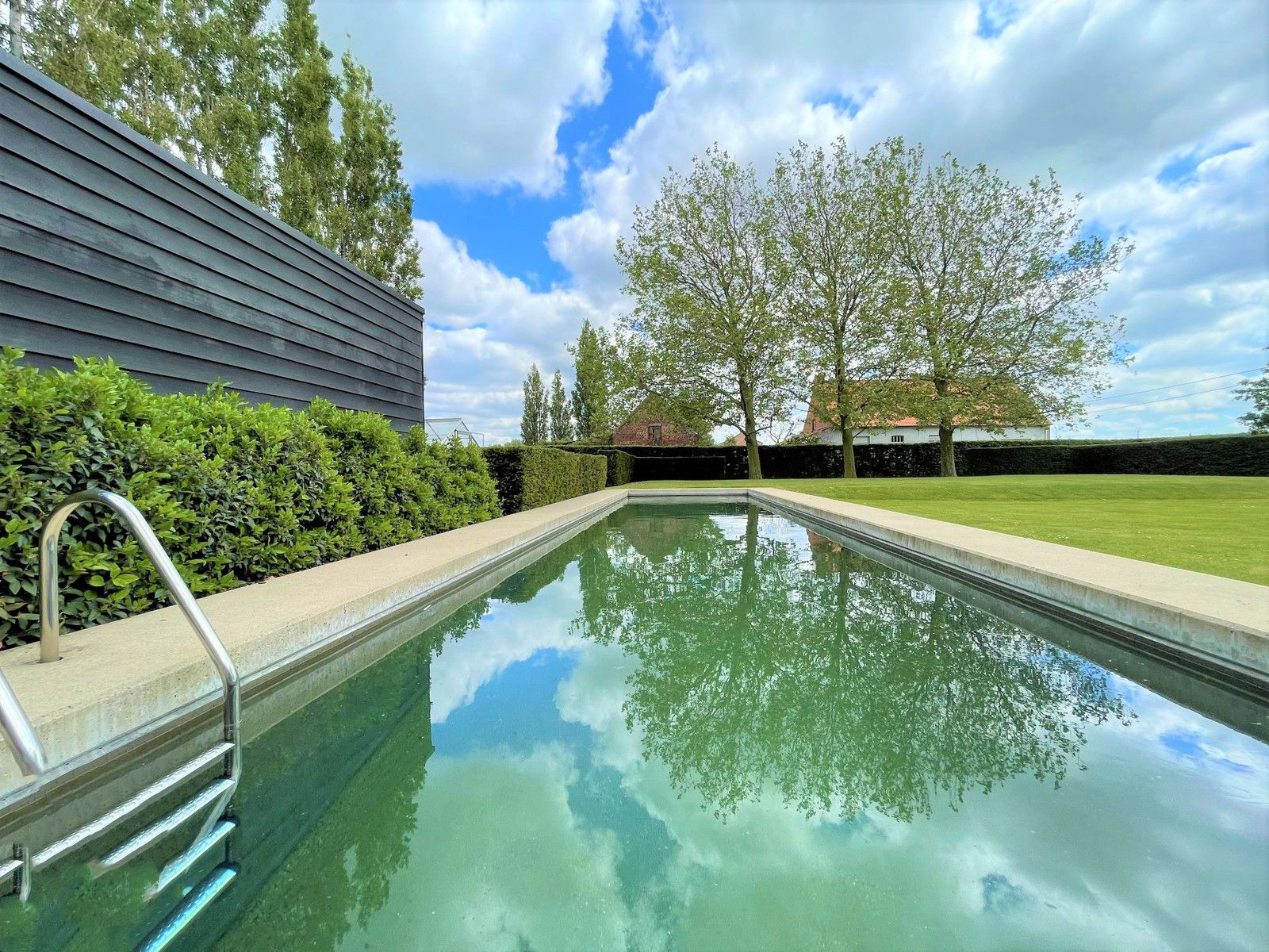 Zwembad renovatie diensten